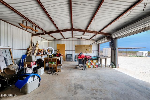6464 N SIX GUN Road, Willcox, AZ 85643