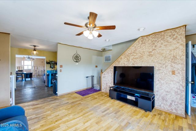 6464 N SIX GUN Road, Willcox, AZ 85643