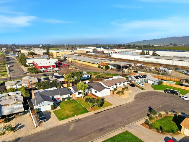 109 Whittier Court, Exeter, CA 93221