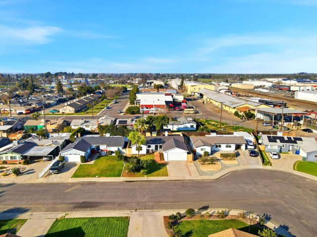 109 Whittier Court, Exeter, CA 93221