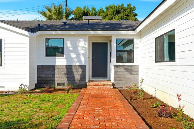 109 Whittier Court, Exeter, CA 93221