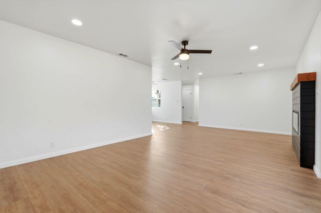 109 Whittier Court, Exeter, CA 93221