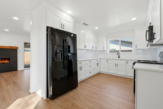 109 Whittier Court, Exeter, CA 93221