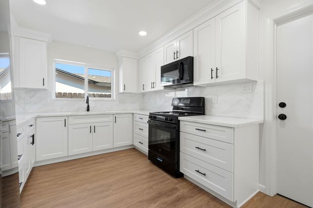 109 Whittier Court, Exeter, CA 93221