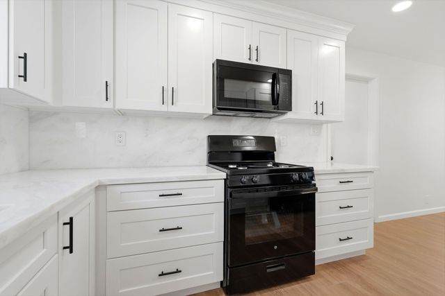 109 Whittier Court, Exeter, CA 93221