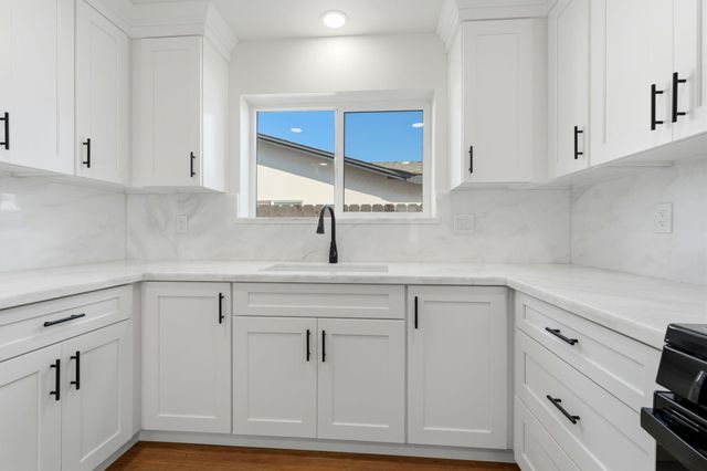 109 Whittier Court, Exeter, CA 93221