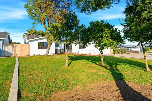 109 Whittier Court, Exeter, CA 93221