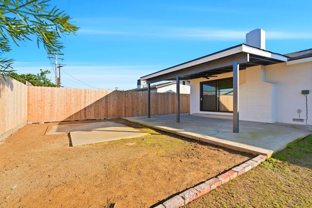 109 Whittier Court, Exeter, CA 93221