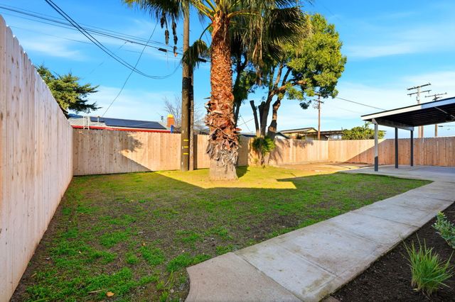 109 Whittier Court, Exeter, CA 93221