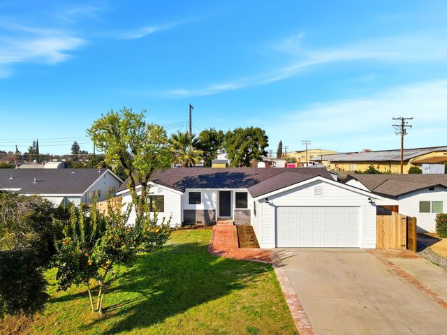 109 Whittier Court, Exeter, CA 93221