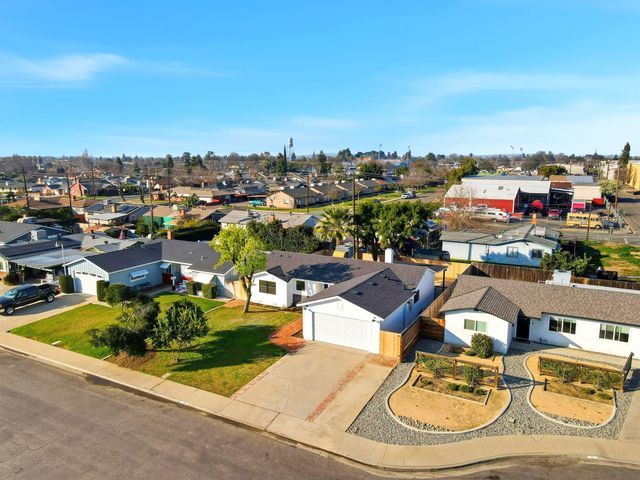 109 Whittier Court, Exeter, CA 93221