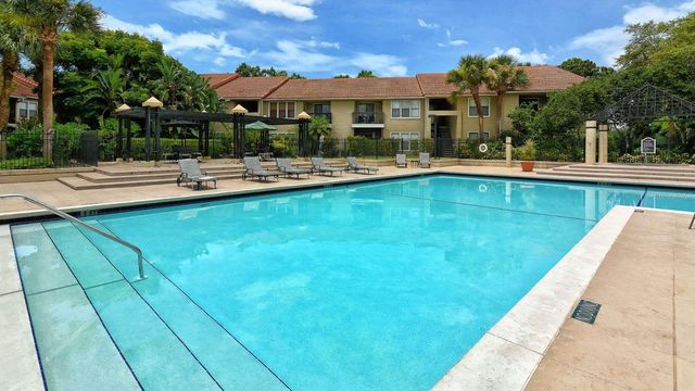 4024 CROCKERS LAKE BOULEVARD 27, Sarasota, FL 34238