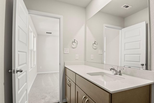 153 Daylily DR, Elgin, TX 78621