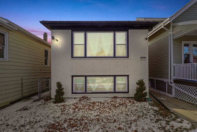 2716 N 73rd Avenue, Elmwood Park, IL 60707
