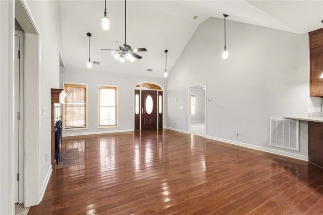 109 Oak Crest Circle, Seneca, SC 29672