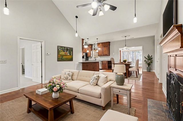 109 Oak Crest Circle, Seneca, SC 29672