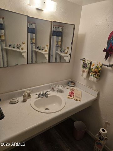 2534 W BERRIDGE Lane D207, Phoenix, AZ 85017