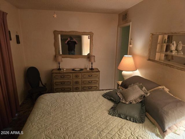 2534 W BERRIDGE Lane D207, Phoenix, AZ 85017