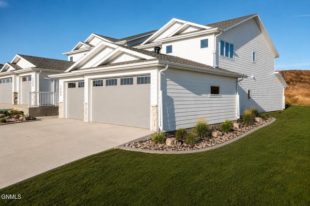 2002 Prairie Hawk Drive, Bismarck, ND 58503 property photo