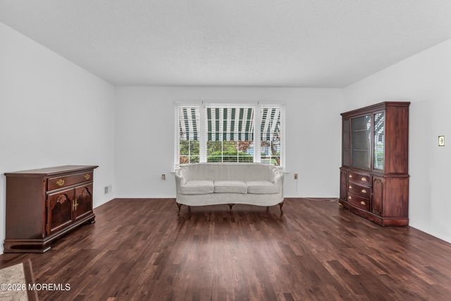 4 Brant Drive, Brick, NJ 08724