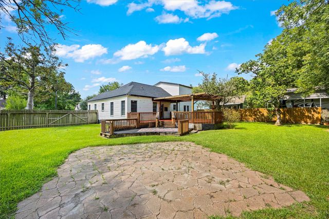 209 South Street, Baytown, TX 77520