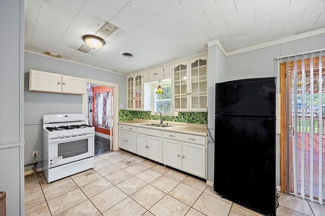 209 South Street, Baytown, TX 77520