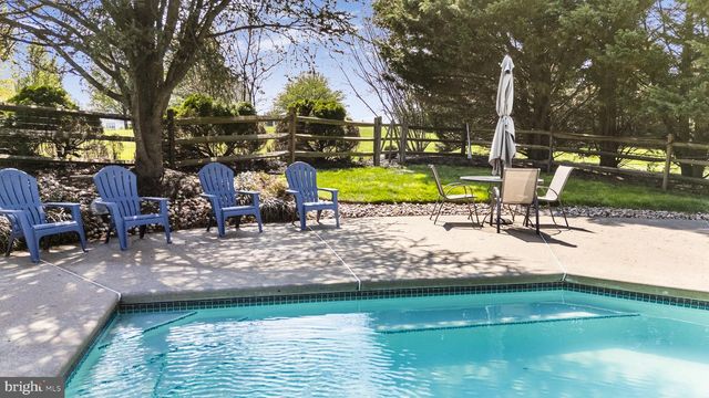 20 LINDA LN, Spring City, PA 19475