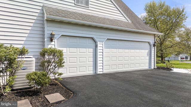 20 LINDA LN, Spring City, PA 19475