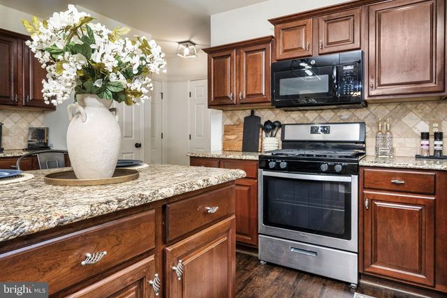 20 LINDA LN, Spring City, PA 19475