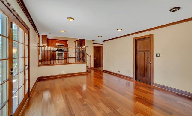 9041 Sunrise Lane, Orland Park, IL 60462