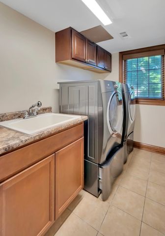 9041 Sunrise Lane, Orland Park, IL 60462