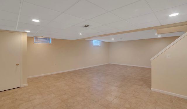 9041 Sunrise Lane, Orland Park, IL 60462