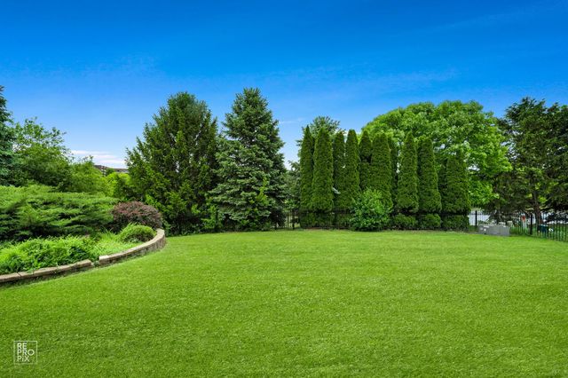 9041 Sunrise Lane, Orland Park, IL 60462