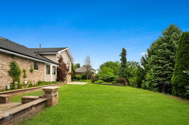 9041 Sunrise Lane, Orland Park, IL 60462