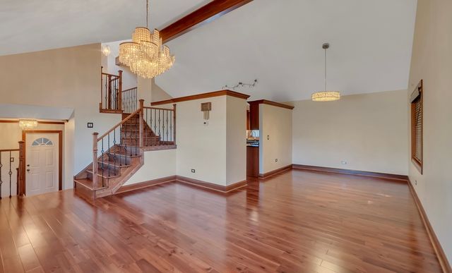9041 Sunrise Lane, Orland Park, IL 60462