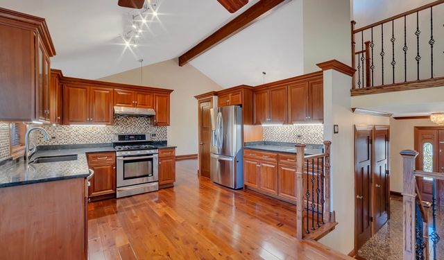 9041 Sunrise Lane, Orland Park, IL 60462