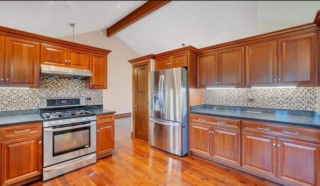 9041 Sunrise Lane, Orland Park, IL 60462