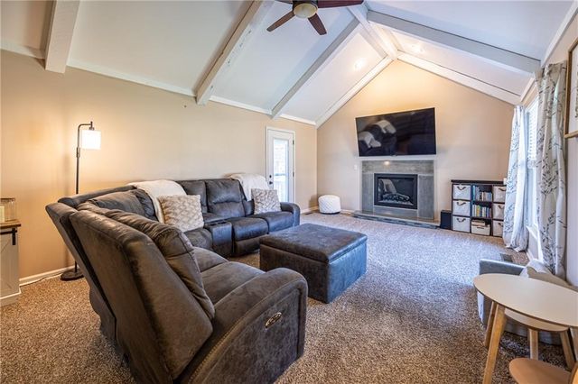 109 S Vansant Street, Clinton, MO 64735