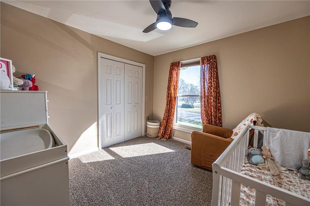 109 S Vansant Street, Clinton, MO 64735