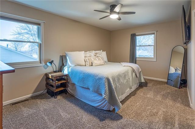 109 S Vansant Street, Clinton, MO 64735