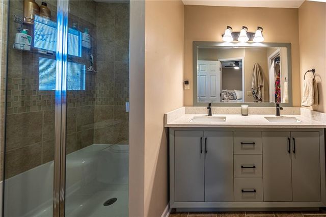 109 S Vansant Street, Clinton, MO 64735