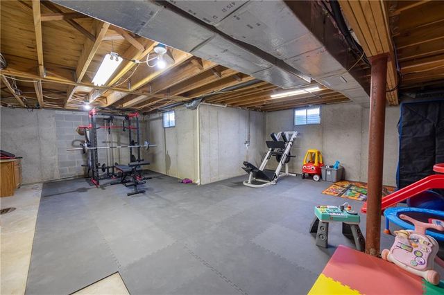 109 S Vansant Street, Clinton, MO 64735