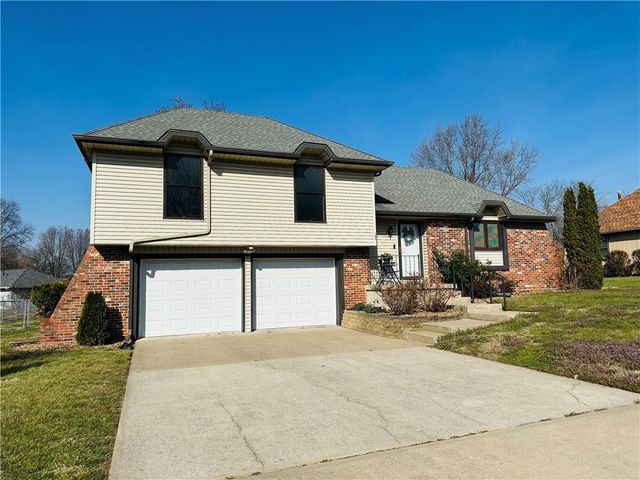 109 S Vansant Street, Clinton, MO 64735