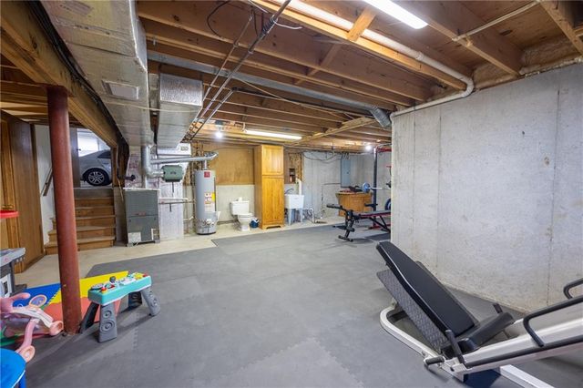 109 S Vansant Street, Clinton, MO 64735