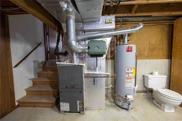 109 S Vansant Street, Clinton, MO 64735