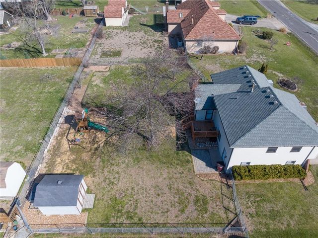 109 S Vansant Street, Clinton, MO 64735