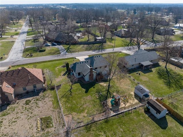 109 S Vansant Street, Clinton, MO 64735