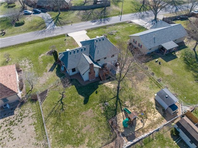 109 S Vansant Street, Clinton, MO 64735