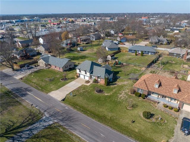 109 S Vansant Street, Clinton, MO 64735
