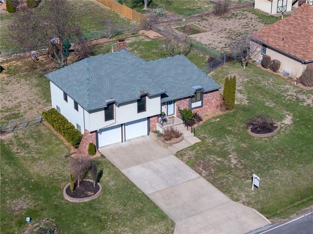 109 S Vansant Street, Clinton, MO 64735